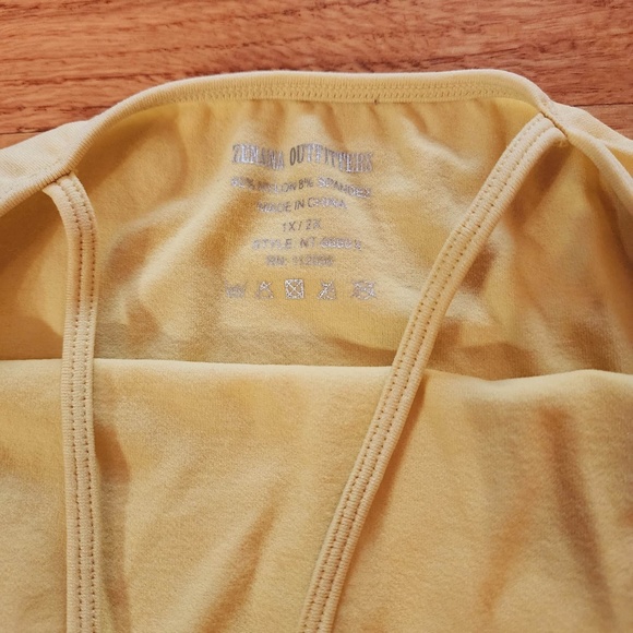 Zenana Outfitters Seamless Yellow Camisole 1X/2X - Picture 3 of 4